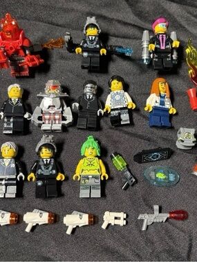 LEGO 13 Ultra Agents Minifigures Lot Accessories Minifig